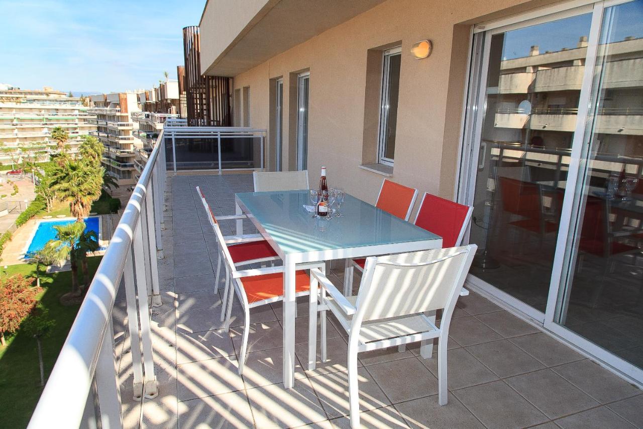 Uhc Ventura Park Apartments サロウ 部屋 写真