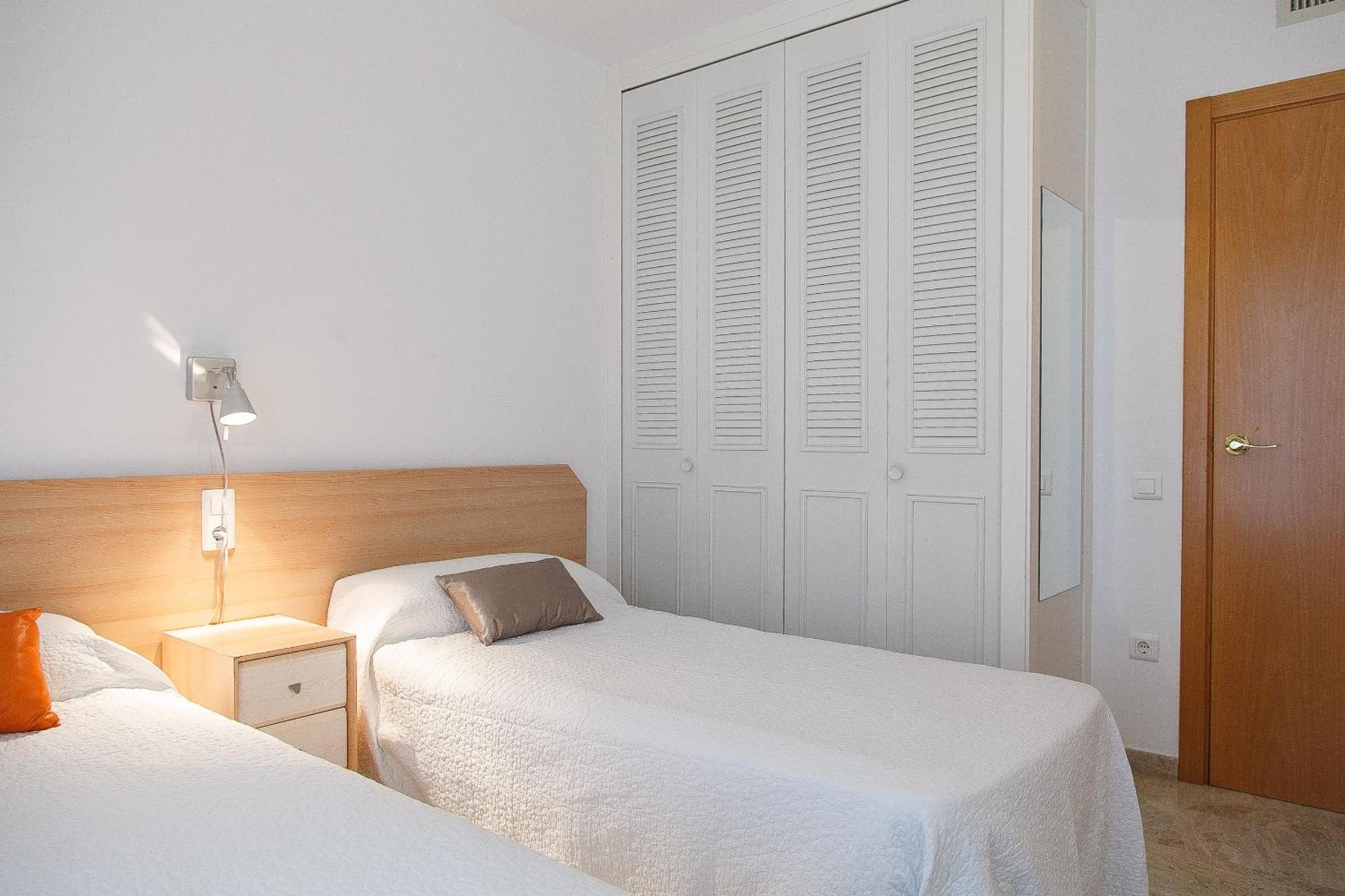 Uhc Ventura Park Apartments サロウ 部屋 写真