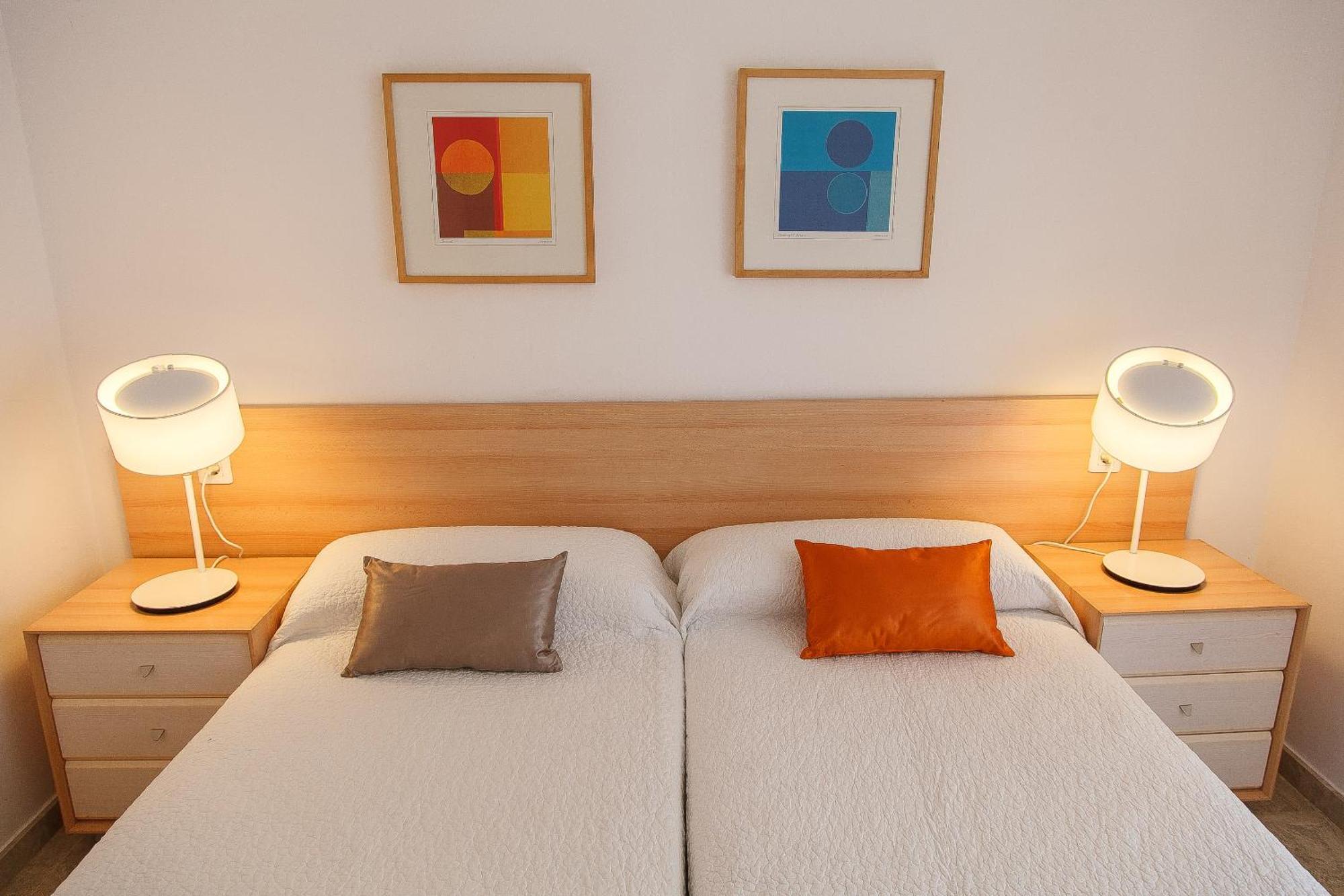 Uhc Ventura Park Apartments サロウ 部屋 写真