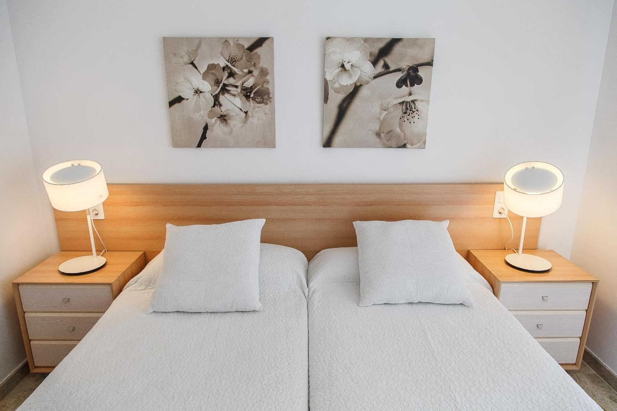Uhc Ventura Park Apartments サロウ 部屋 写真