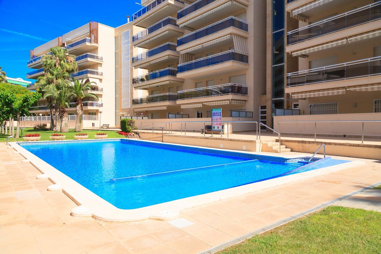 Uhc Ventura Park Apartments サロウ エクステリア 写真