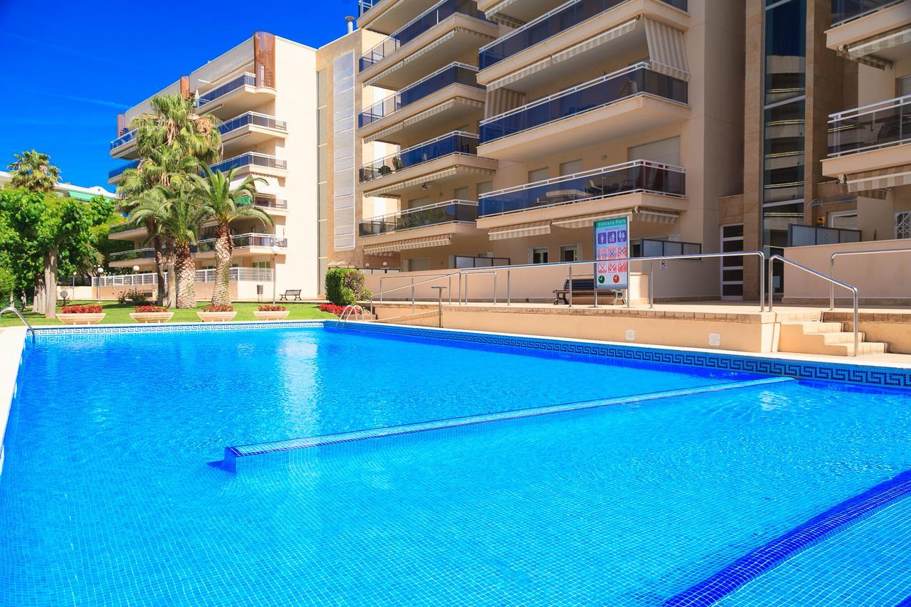 Uhc Ventura Park Apartments サロウ エクステリア 写真